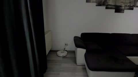 Snapshot of richarddarell chatting on 8, 10, 2025 RichardDarell online show from 8, 10, 2025