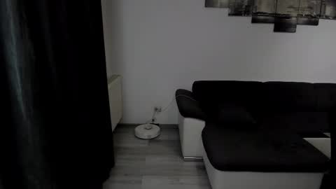 Snapshot of richarddarell chatting on 28, 10, 2025 RichardDarell online show from 28, 10, 2025