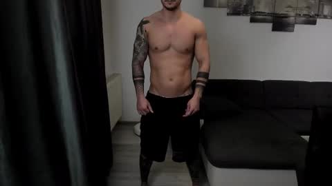 Snapshot of richarddarell chatting on 3, 11, 2025 RichardDarell online show from 3, 11, 2025