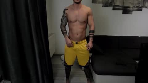 Snapshot of richarddarell chatting on 11, 11, 2025 RichardDarell online show from 11, 11, 2025