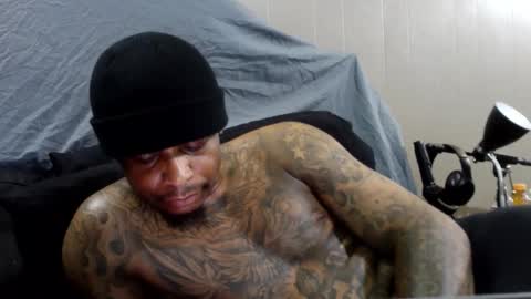 Snapshot of rickavelli chatting on 17, 10, 2025 Rick online show from 17, 10, 2025