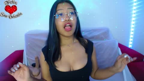 Snapshot of ricura_mily chatting on 8, 2, 2025 milena online show from 8, 2, 2025