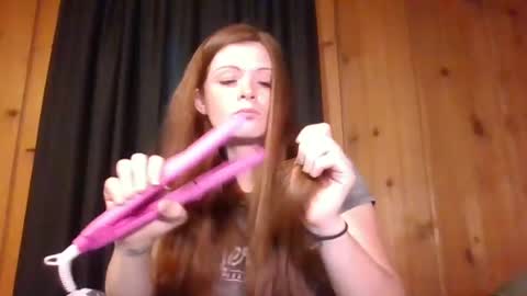 Snapshot of ridinghoodred chatting on 16, 6, 2026 ridinghoodred online show from 16, 6, 2026