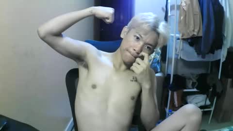 Snapshot of riiichie12 chatting on 25, 10, 2025 riiichie12 online show from 25, 10, 2025