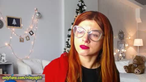 RileyComely online show from 4, 1, 2025