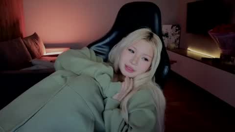 rileymee online show from 19, 4, 2026