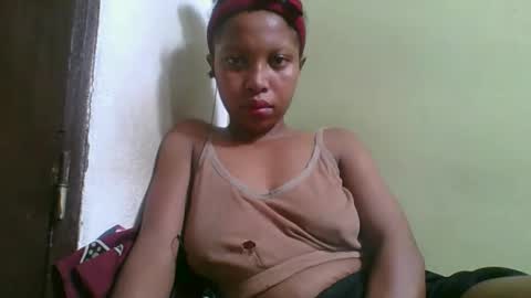 Snapshot of rinah654271 chatting on 27, 3, 2026 rinah654271 online show from 27, 3, 2026