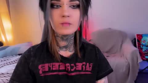   DianaBrite            fansl y online show from 24, 2, 2026