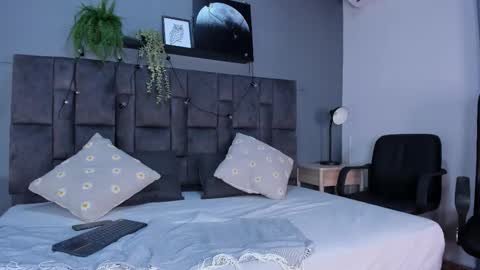 RIRI  online show from 16, 11, 2025