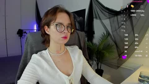Snapshot of risosweet chatting on 5, 5, 2026 Alice online show from 5, 5, 2026