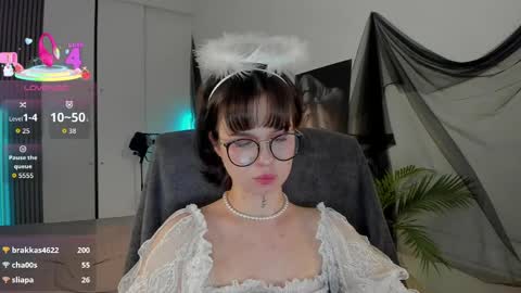 Snapshot of risosweet chatting on 27, 5, 2026 Alice online show from 27, 5, 2026