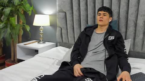 Roan Birkin online show from 26, 2, 2025