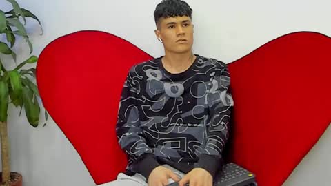 Roan Birkin online show from 9, 3, 2025