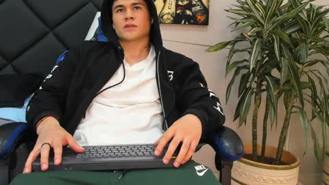 Roan Birkin online show from 9, 4, 2026