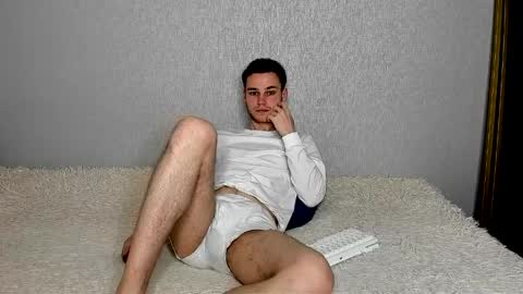 robert10211 online show from 5, 4, 2026