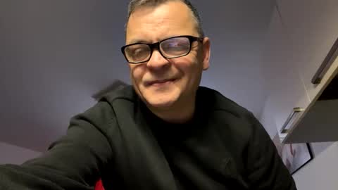 Snapshot of robert_tino chatting on 6, 1, 2026 robert_tino online show from 6, 1, 2026