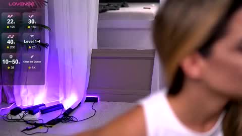 Roberta online show from 8, 10, 2025