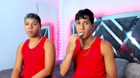 Robert Miller And Mael Thompson  online show from 8, 12, 2024