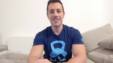 Snapshot of roberto4ever chatting on 17, 5, 2026 roberto4ever online show from 17, 5, 2026