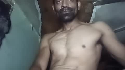 Snapshot of robincom23 chatting on 28, 9, 2025 R online show from 28, 9, 2025