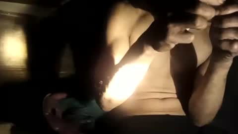 Snapshot of robincom23 chatting on 15, 10, 2025 R online show from 15, 10, 2025