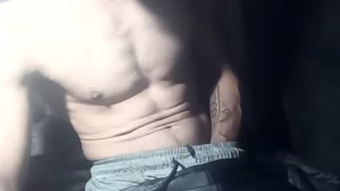 Snapshot of robincom23 chatting on 17, 11, 2025 R online show from 17, 11, 2025