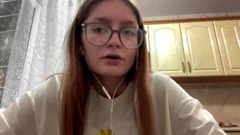 Snapshot of robynsentinella chatting on 18, 11, 2025 robynsentinella online show from 18, 11, 2025