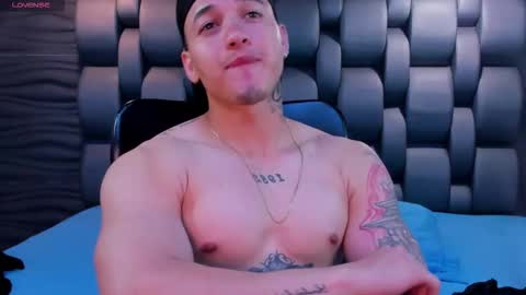 rocco_santos online show from 8, 11, 2025