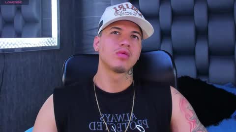 rocco_santos online show from 9, 11, 2025