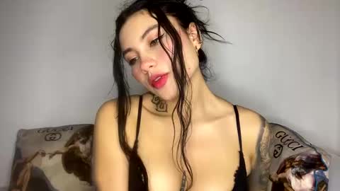 Samantha Estephania  online show from 30, 1, 2025