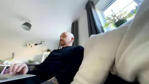 Joey online show from 27, 2, 2025