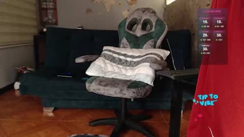 Snapshot of rogert_xx chatting on 10, 10, 2025 Rogert online show from 10, 10, 2025