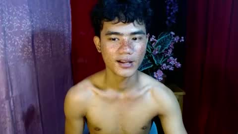 Snapshot of roianboyyy chatting on 3, 7, 2026 roianboyyy online show from 3, 7, 2026