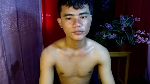 Snapshot of roianboyyy chatting on 4, 7, 2026 roianboyyy online show from 4, 7, 2026