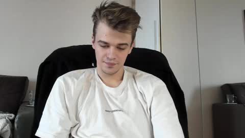 taylor fox online show from 25, 2, 2025