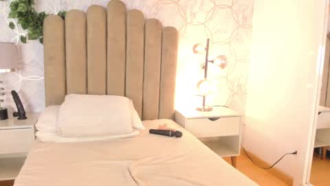   online show from 30, 12, 2024