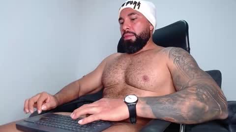 Snapshot of roman_muscle_ chatting on 13, 11, 2025 Roman online show from 13, 11, 2025