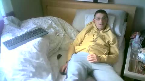 Snapshot of romson998181 chatting on 25, 10, 2025 romson998181 online show from 25, 10, 2025