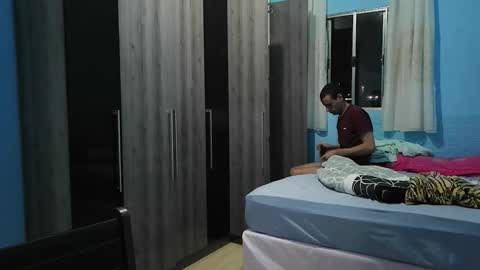 Snapshot of ronnispoto chatting on 18, 12, 2025 ronny online show from 18, 12, 2025