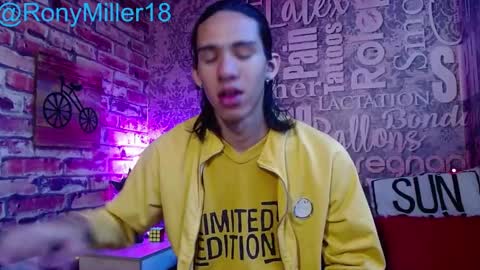 Snapshot of ronymiller_1 chatting on 22, 12, 2024 RonyMiller 1 online show from 22, 12, 2024