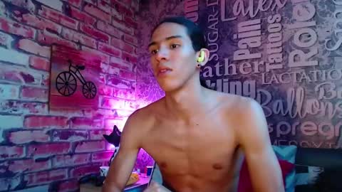 Snapshot of ronymiller_1 chatting on 17, 1, 2025 RonyMiller 1 online show from 17, 1, 2025