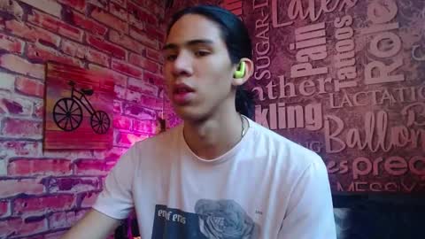 Snapshot of ronymiller_1 chatting on 2, 2, 2025 RonyMiller 1 online show from 2, 2, 2025