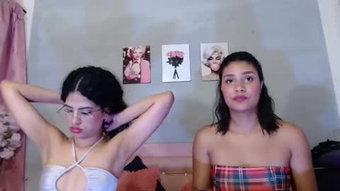 Snapshot of rosa_woolf chatting on 18, 12, 2025 rosa_woolf online show from 18, 12, 2025