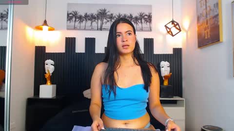 Snapshot of rosaliea chatting on 17, 4, 2026 R O S A L I A online show from 17, 4, 2026