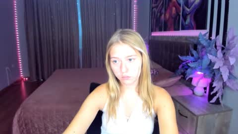 Snapshot of rosarising chatting on 25, 6, 2026 RosaRising online show from 25, 6, 2026