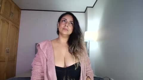 Snapshot of rosasanta8009 chatting on 7, 2, 2025 I am Rosa online show from 7, 2, 2025