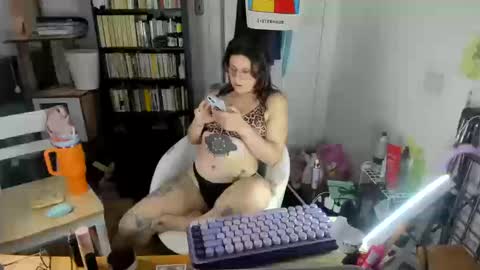 rose257044 online show from 11, 10, 2025