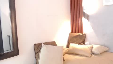 Snapshot of rose_crimson chatting on 15, 12, 2025 rose_crimson online show from 15, 12, 2025