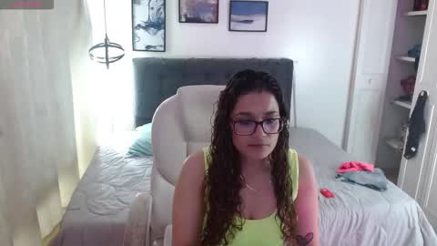 Snapshot of rose_thompson1 chatting on 30, 11, 2025 Rose online show from 30, 11, 2025