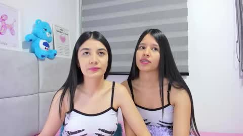 Rose y Miah online show from 19, 10, 2025